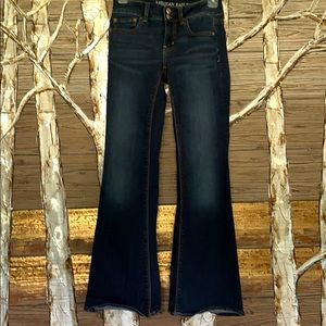 AMERICAN EAGLE OUTFITTERRS JEAN SIZE US4 🌻